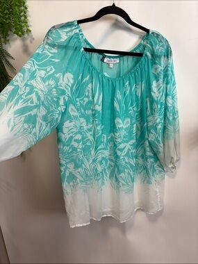 Jennifer Lopez Teal and White Floral Peasant Blouse